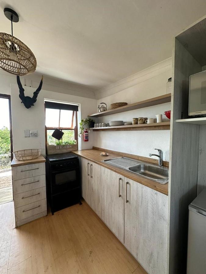 Ostrich Cottage At Les Wings Private Game Farm Groot-Jongensfontein Buitenkant foto