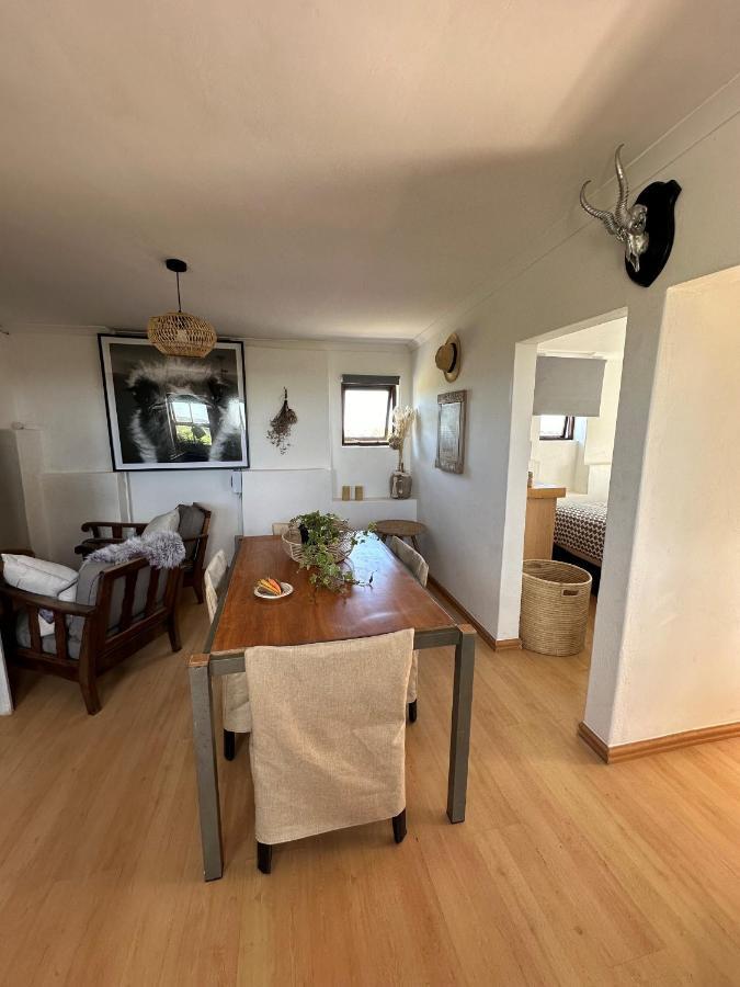 Ostrich Cottage At Les Wings Private Game Farm Groot-Jongensfontein Buitenkant foto